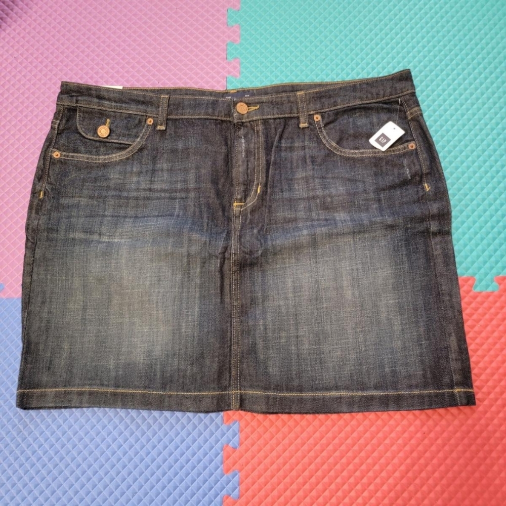 NWT Women's Gap Midi Jean shirt